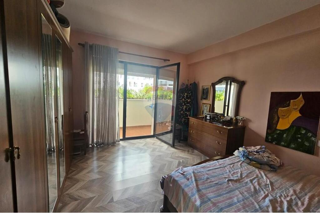 SHITET, APARTAMENT 2+1, RRUGA 5 MAJI, TIRANË