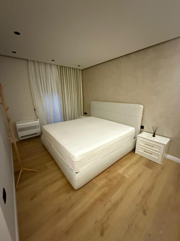 Apartament luksoz me qira