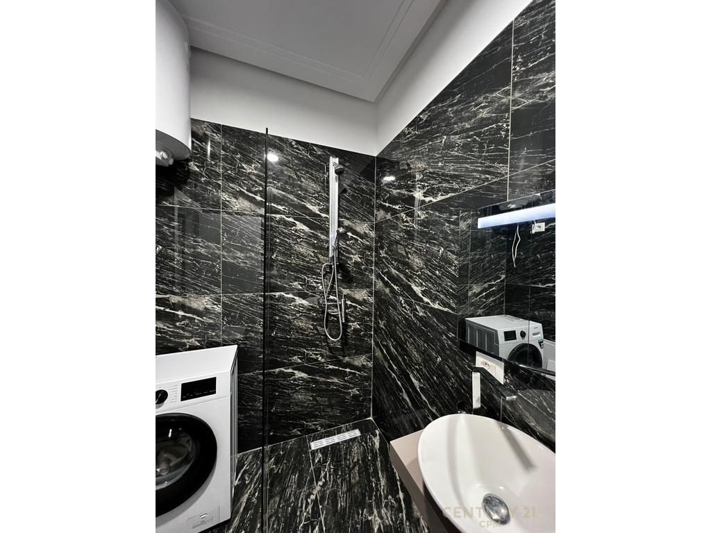 FOR RENT APARTMENT 2+1+PARKING SPACE AT RED SCHOOL