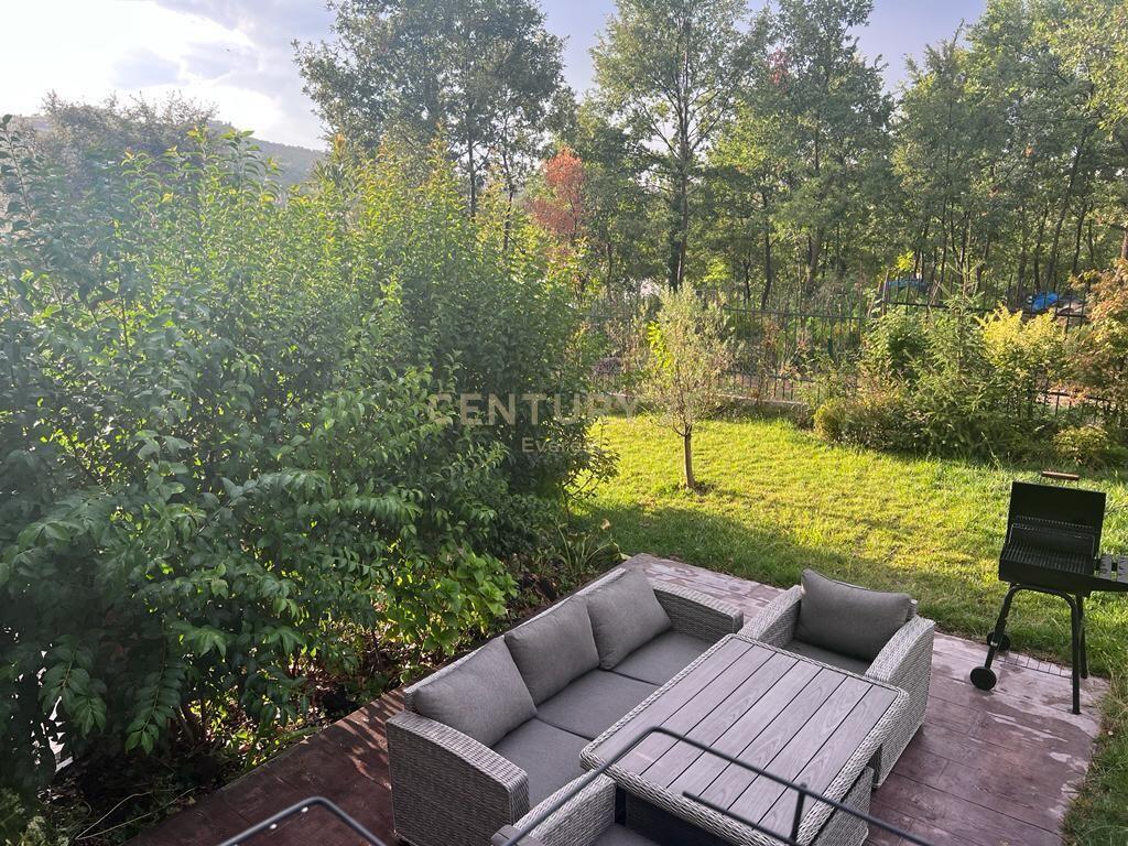 🌿 SECRET GARDEN – Jepet me Qira Apartament 3+1+2 + Kopsht & 2 Poste Parkimi