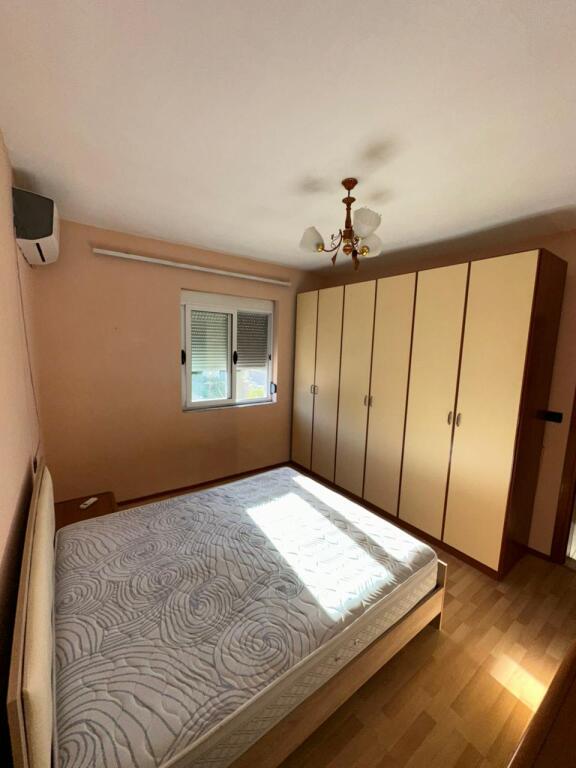 APPARTAMENTO IN VENDITA * 2+1 + Cucina separata e ampio balcone 📍 Indirizzo: KOPSHTI IVINA ZONA 3