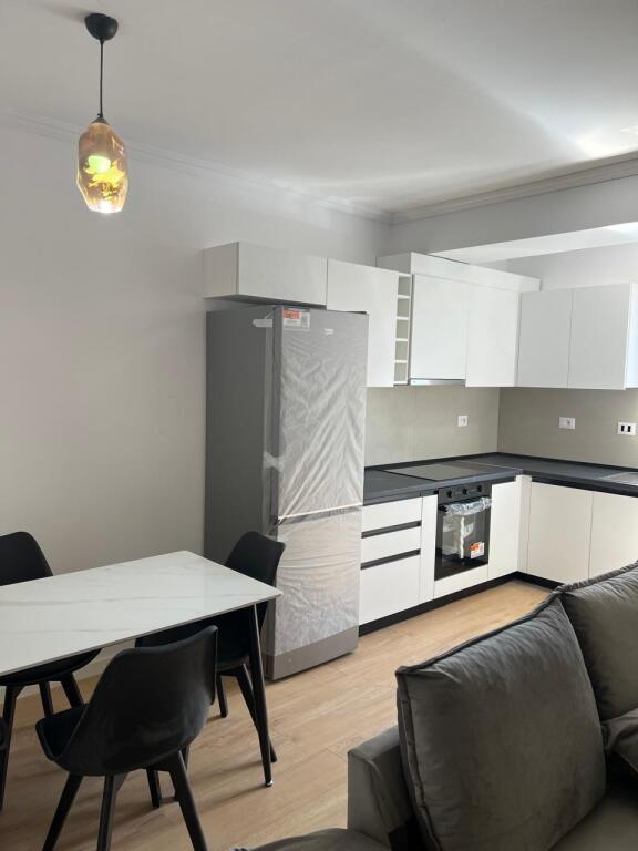 🏠 𝐅𝐎𝐑 𝐑𝐄𝐍𝐓 – 𝐀𝐩𝐚𝐫𝐭𝐦𝐞𝐧𝐭 𝟐+𝟏 📍 Zogu I Boulevard – near the Ministry of Justice