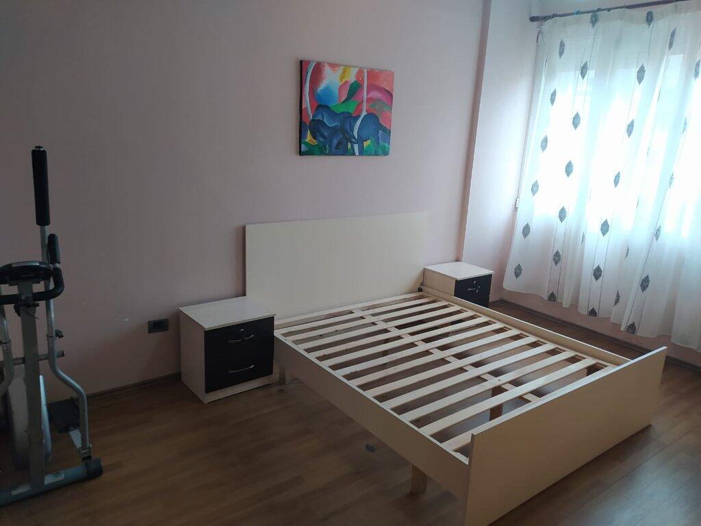 We rent a 2+1 apartment in Porcelan