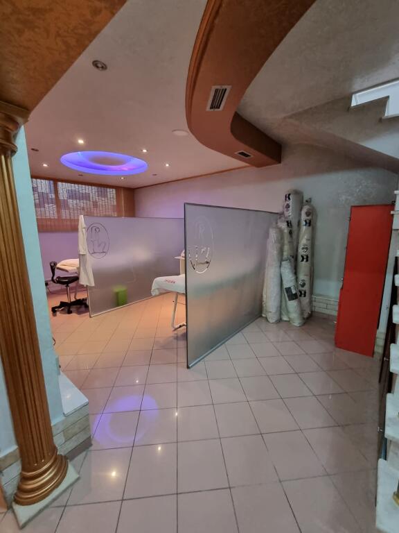 Business premises for rent