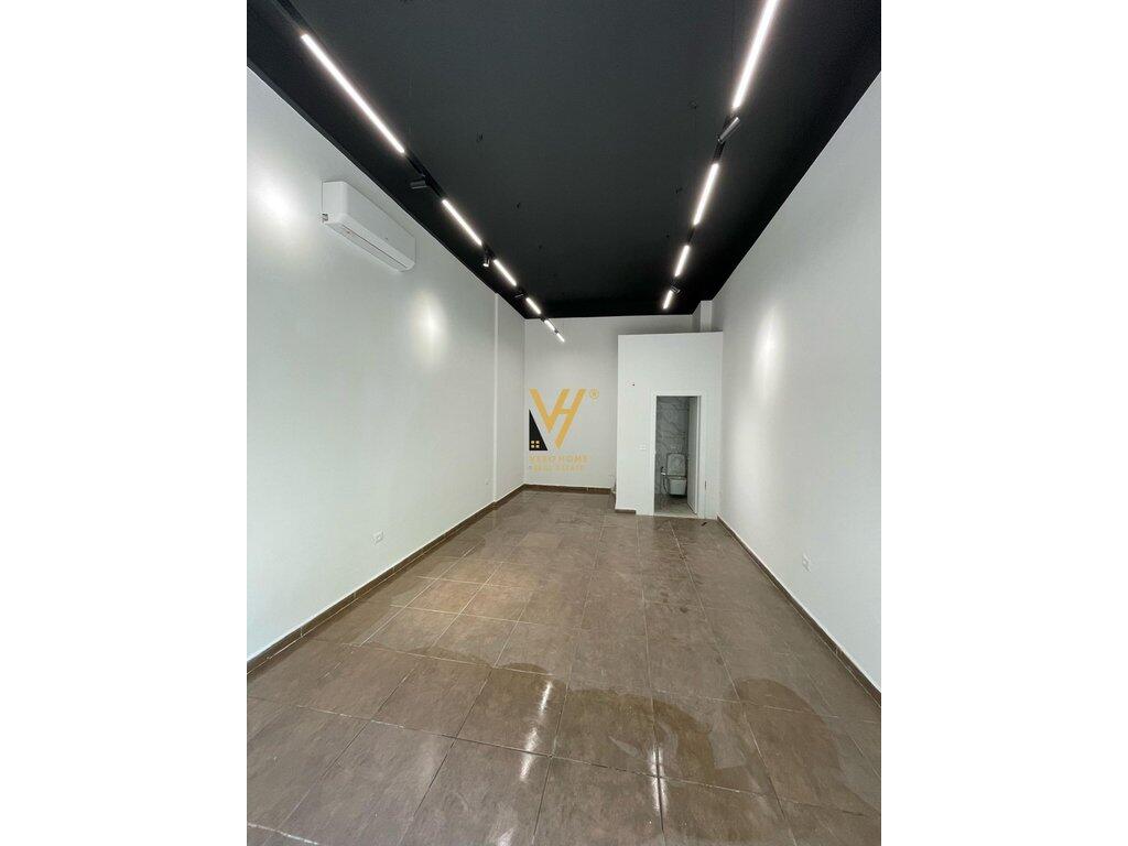 SHOP FOR SALE 33 M2 IN KOMUNA E PARISIT 149,000 EURO