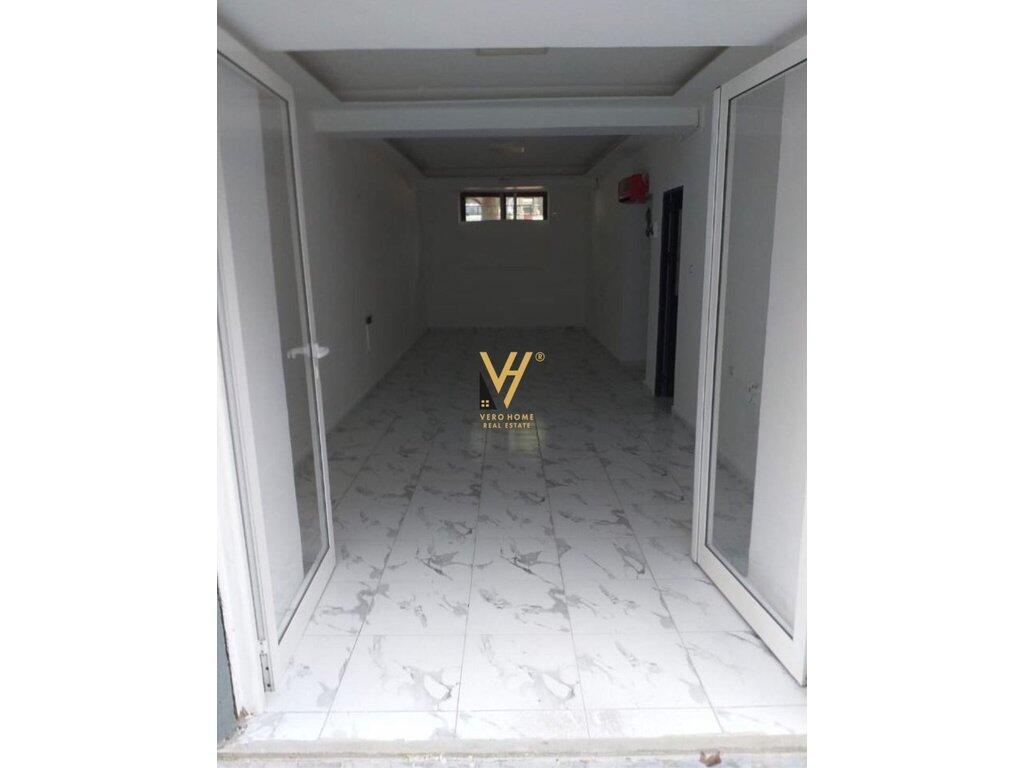 LOCALE COMMERCIALE DI 35 M2 IN AFFITTO IN VIA DIBRES 400 EURO