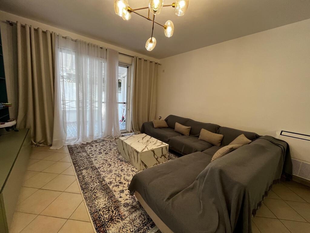 Shitet Apartament 2+1 me Oborr në Qerret – Rezidenca Qetesia.