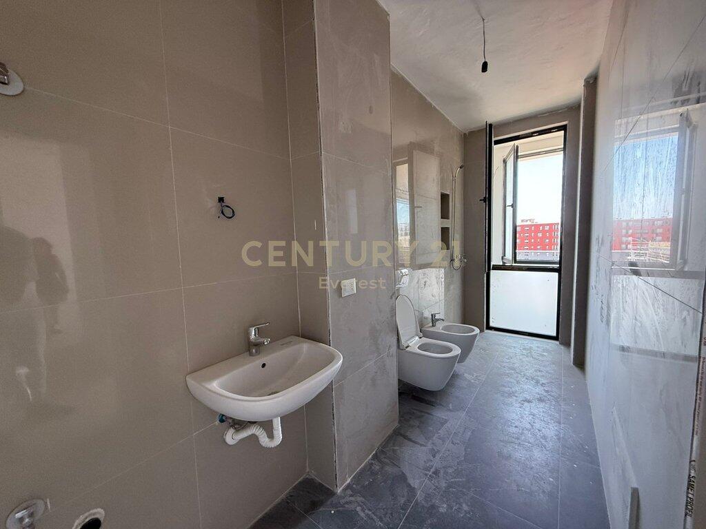 🏙️ BULEVARDI I RI – SHESIM APARTAMENT 1+1