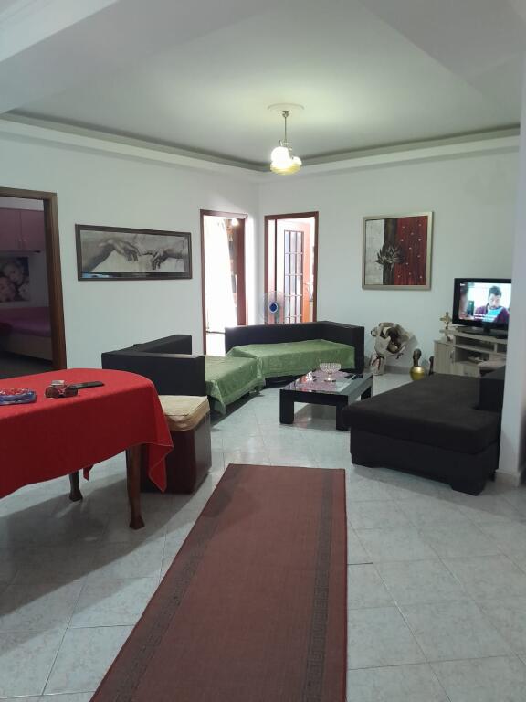 SHITET APARTAMENT 3+1+2 tek Rruga e Kavajës 📍