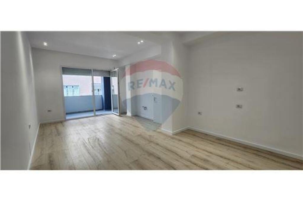 Office For Rent Dibra Street !