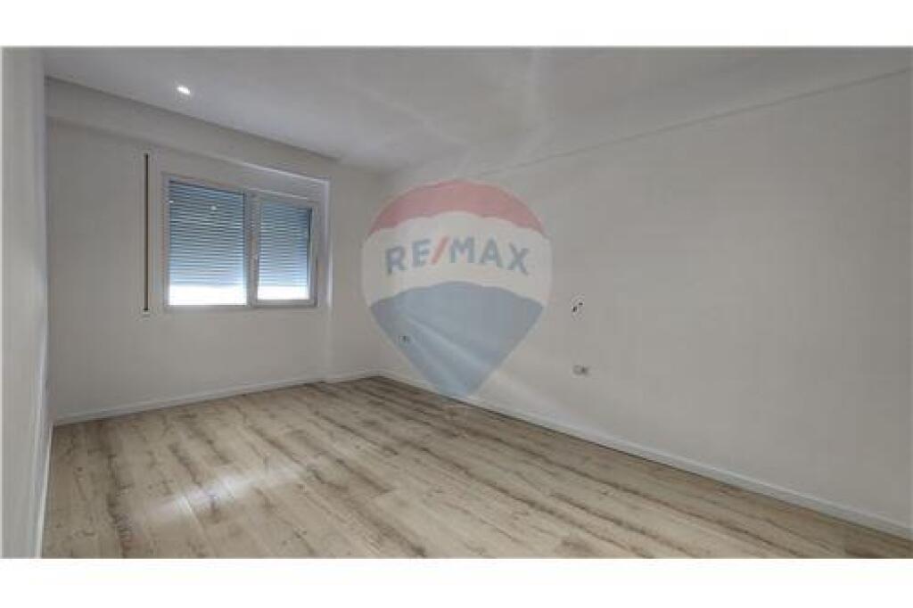 Office For Rent Dibra Street !