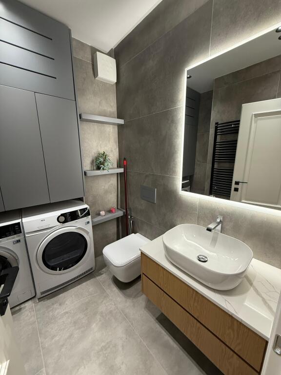 Apartament luksoz me qira