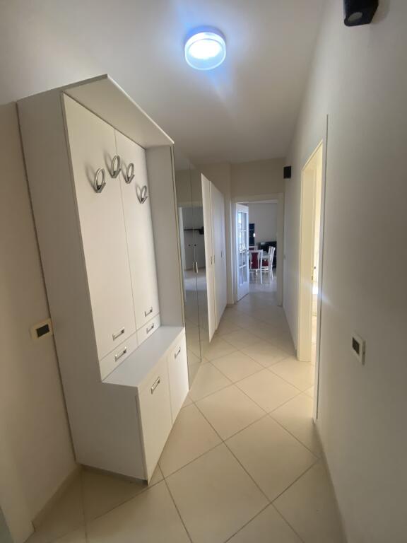 2+1,i mobiluar,ne misto mame,cmimi 425 euro
