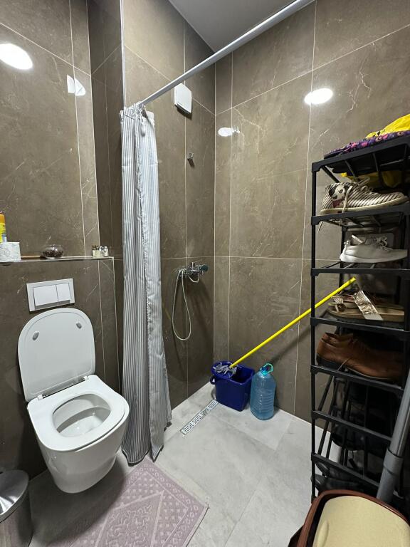 🏢 Apartment for rent – ASL Complex, Tirana  📍 Location: near Hospital 5 and Mother Teresa 💶 Price: 700 €/month