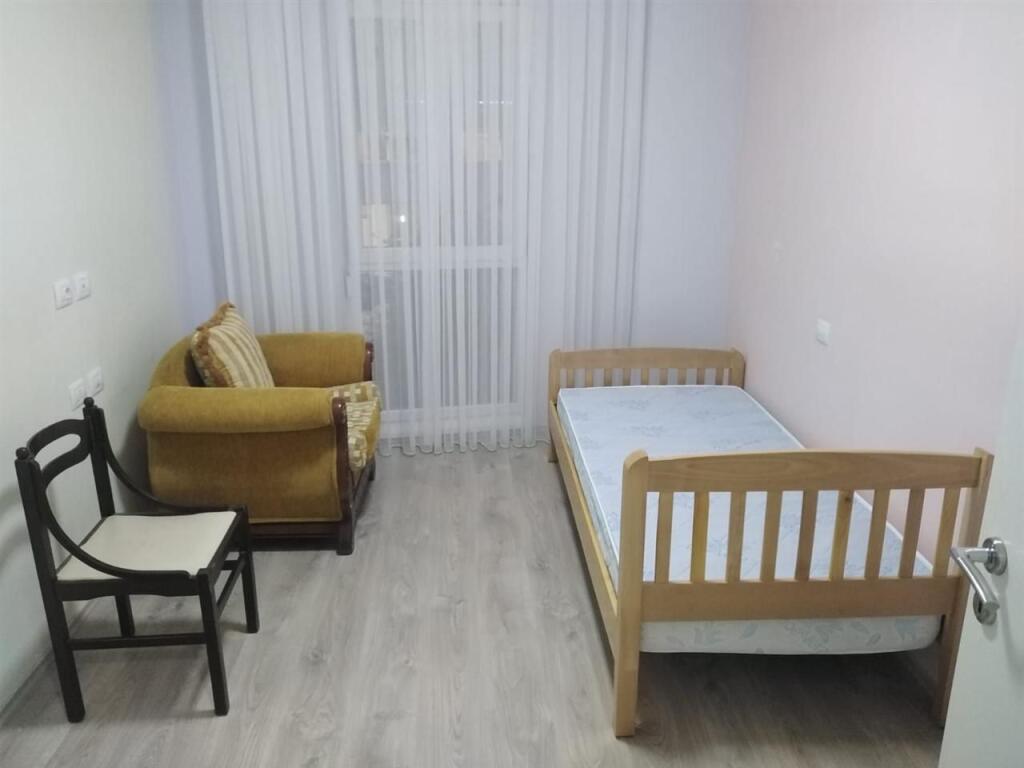Jepet me qera 2+1+2+ ballkon Tek kompleksi Magnet