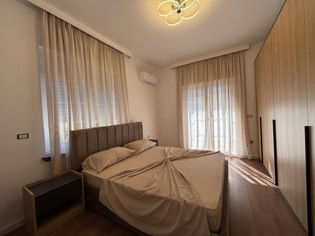 APPARTAMENTO IN AFFITTO 2+1 VICINO DANUBI CENTRO DURRES