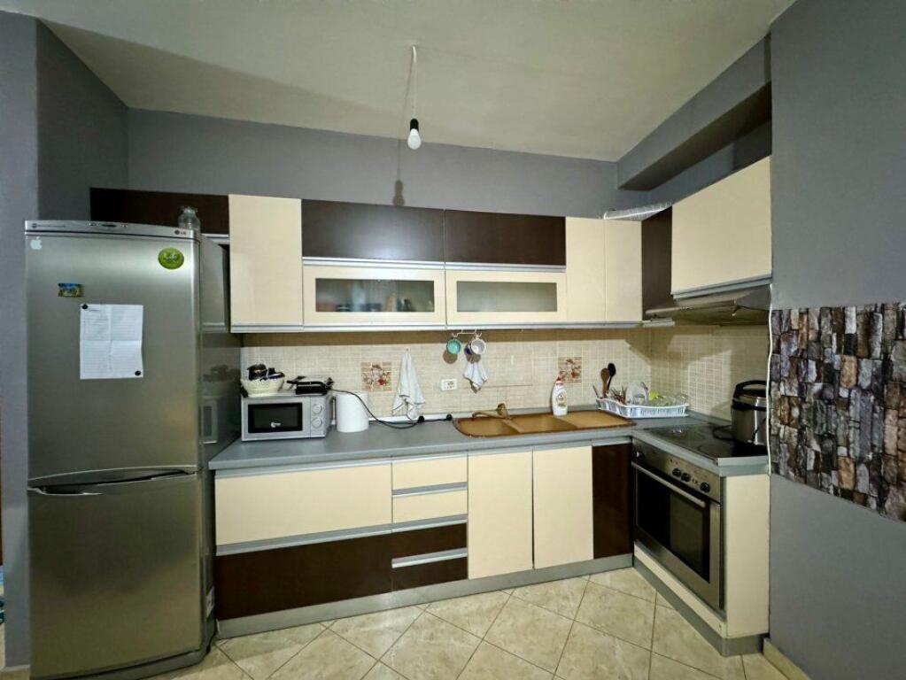 Apartament 1+1 me Qera - 450mije Leke - Astir