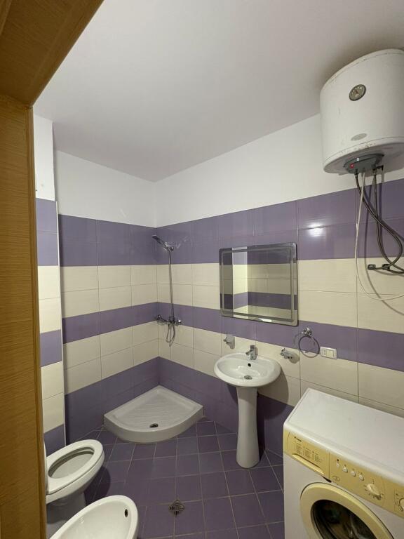 🏡 In Affitto – Appartamento 1+1 vicino alla Chiesa Ortodossa, Vlora