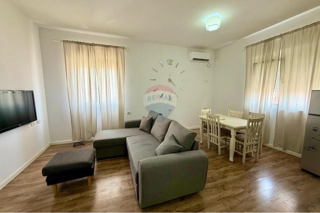 APARTMENT 1+1 FOR RENT, NEAR FORMER REST..DURRESIT