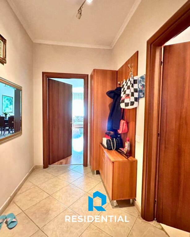 Ne Astir Shitet Apartament 1+1 I Mobiluar!