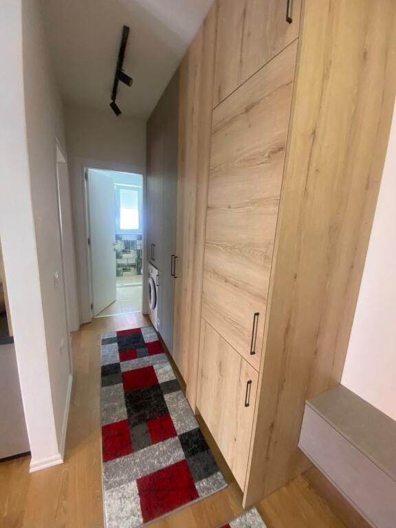 Apartament 1+1 me qera + parking 500 eu