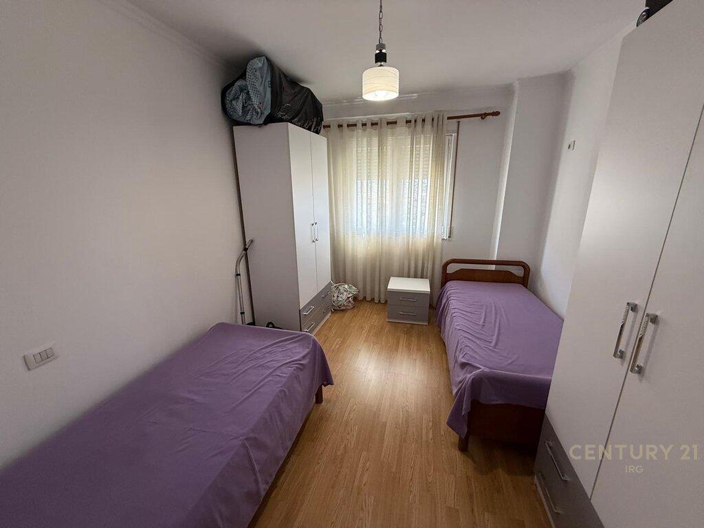 Ali Dem, Apartament 2+1 per shitje!