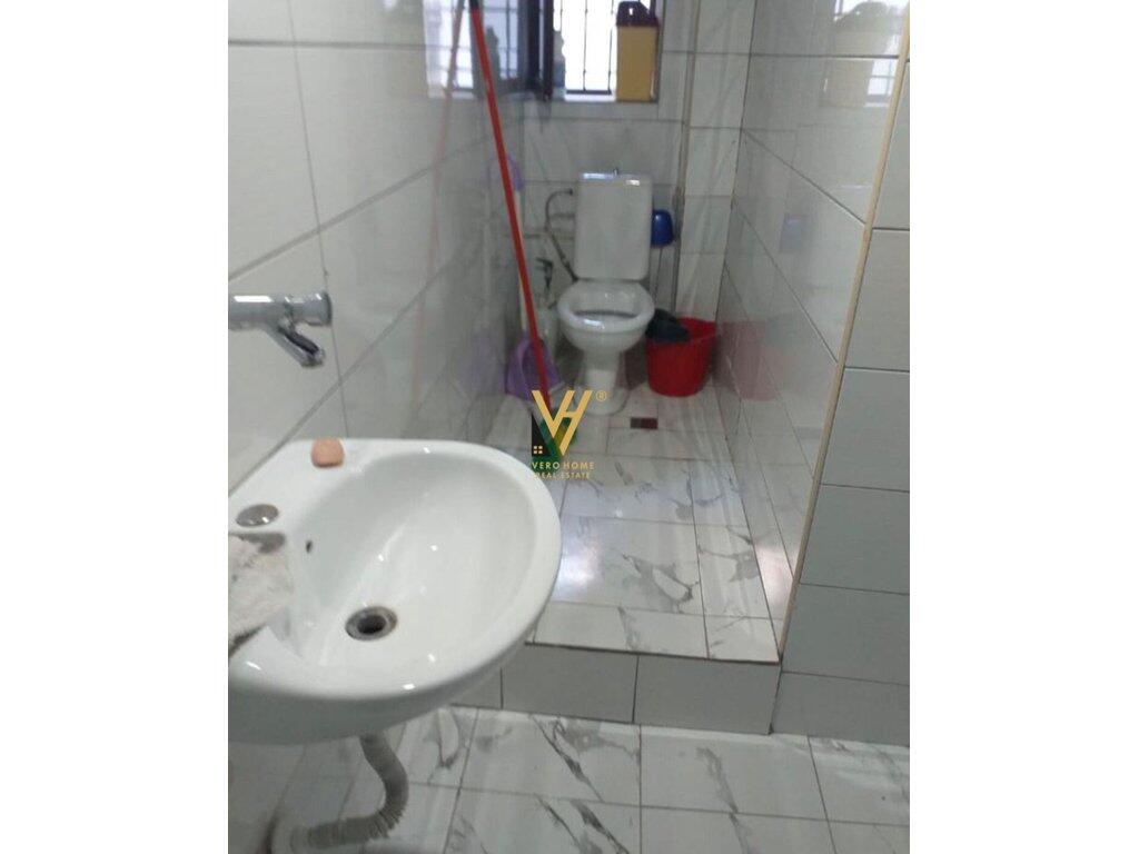 LOCALE COMMERCIALE DI 35 M2 IN AFFITTO IN VIA DIBRES 400 EURO