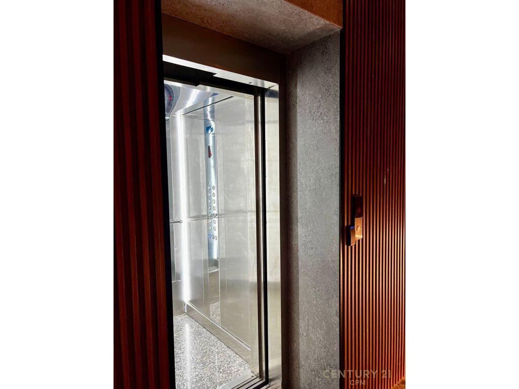 FOR RENT APARTMENT 2+1+PARKING SPACE AT RED SCHOOL