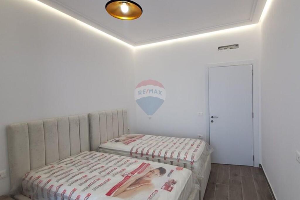 Apartament - Për Qira - Rruga 4 Dëshmorët, Selvia, Tiranë Apartment 2+1 me qira prane Selvise