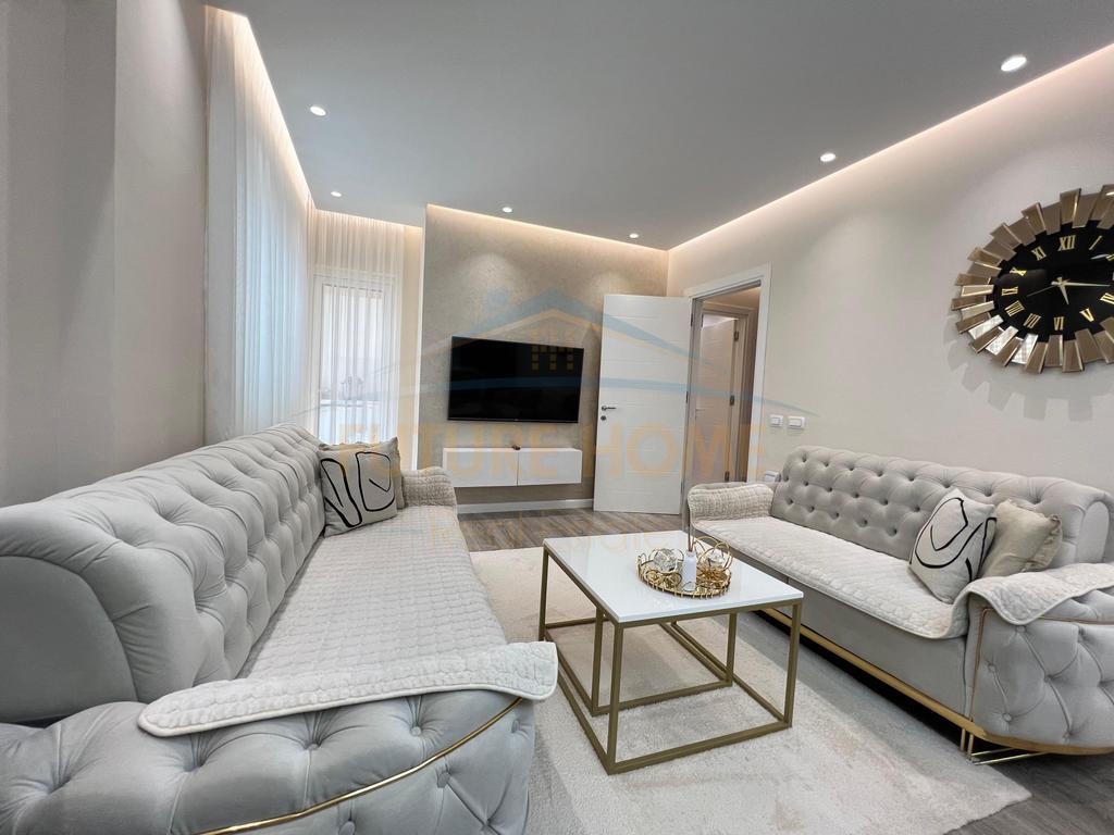 Shitet, Apartament 1+1, Unaza e Re.