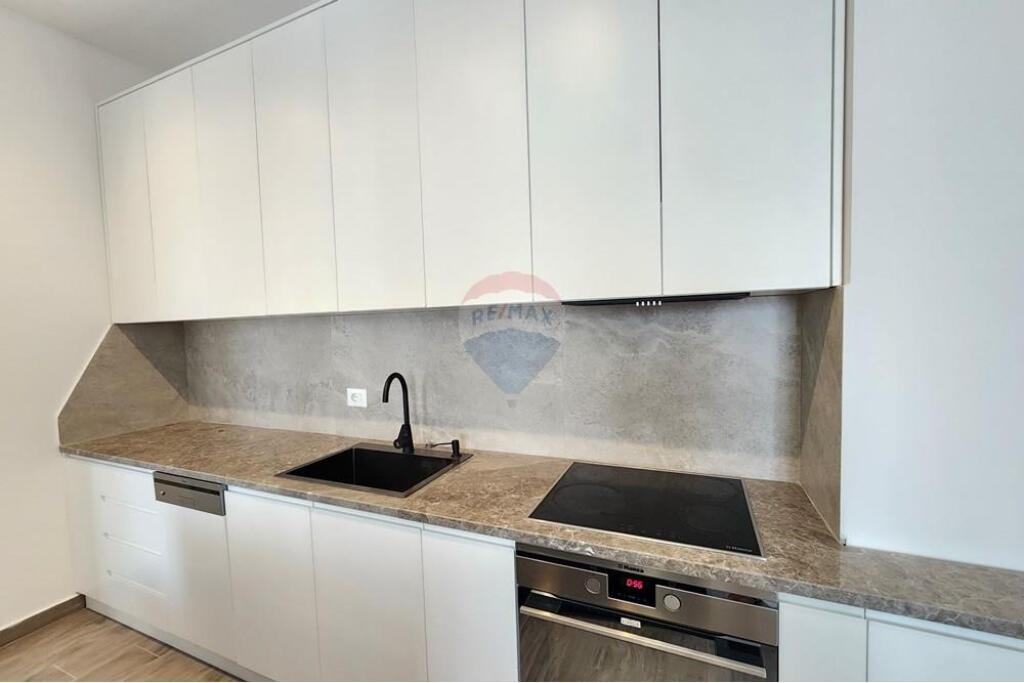 Apartament - Për Qira - Rruga 4 Dëshmorët, Selvia, Tiranë Apartment 2+1 me qira prane Selvise