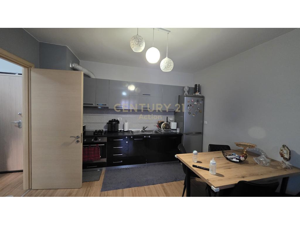 🏢 Shitet Apartament 1+1 – Kompleksi Magnet, Tiranë