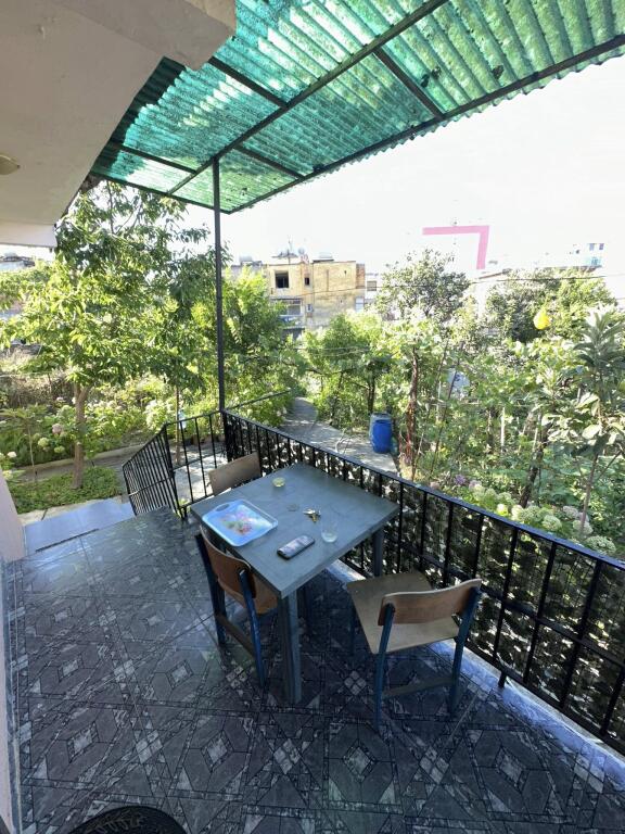 VENDESI Casa Privata • 1 Piano + Terreno 📍 Indirizzo: Scuola Eftali Koci💶 Prezzo: 125.000€