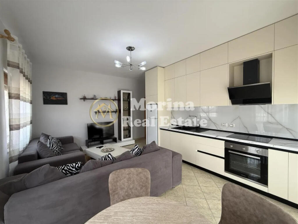 Qera, Apartament, 2+1,21 Dhjetori, 700 euro/muaj