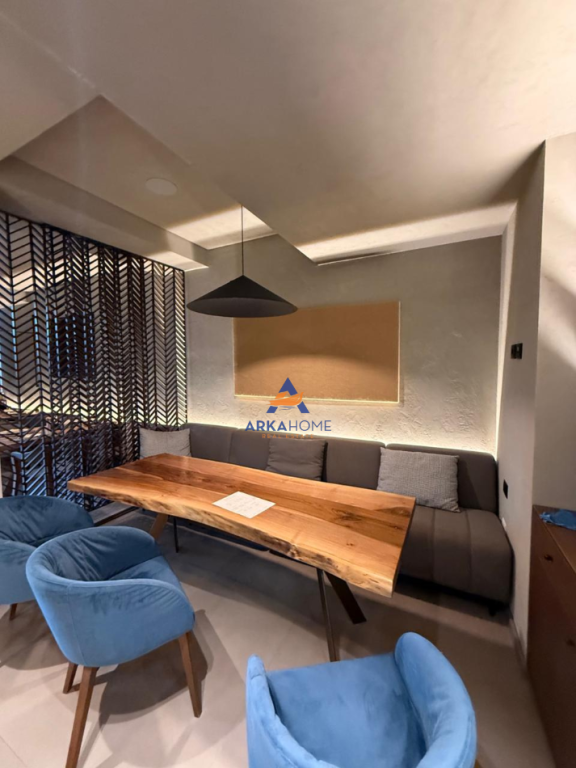 RISTORANTE IN AFFITTO 110M2 "REZIDENZA KODRA E DIELLIT 1" 1500 EURO.