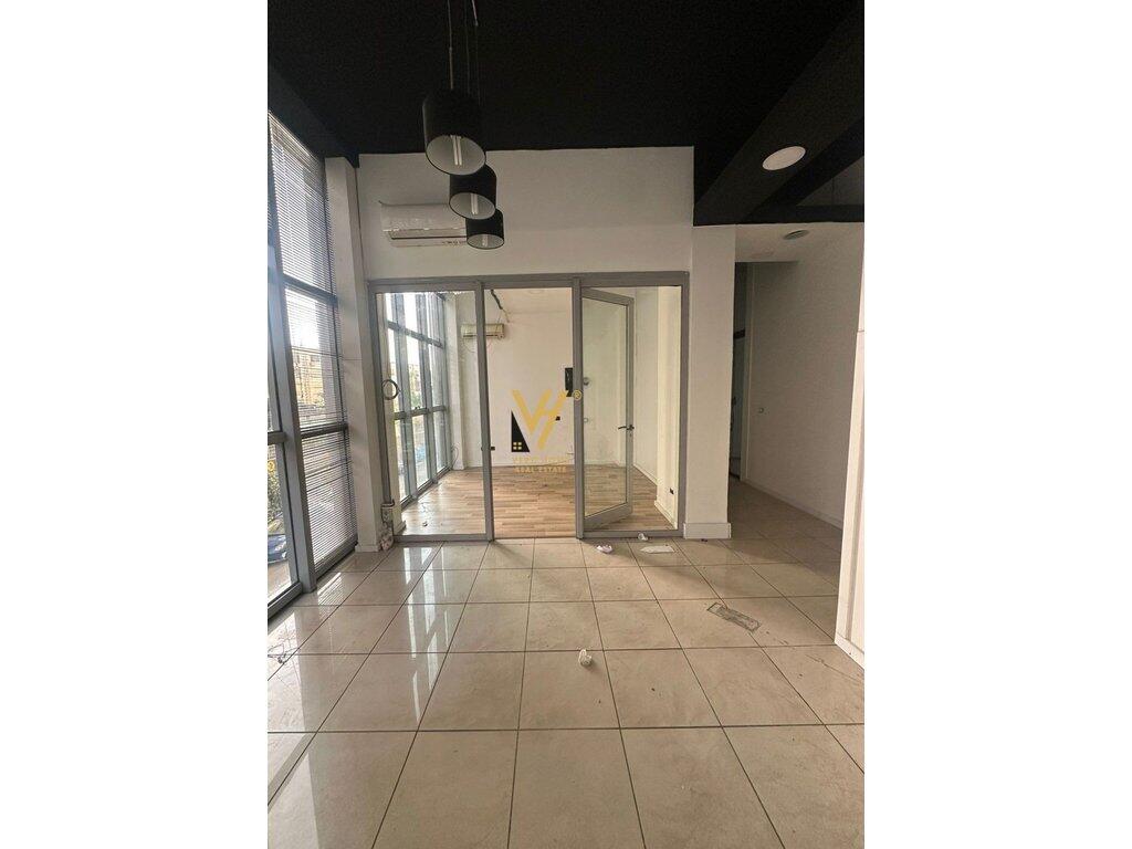 BUSINESS PREMISES 55 M2 FOR RENT DELIJORGJI COMPLEX 700 EURO