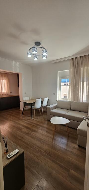 APPARTAMENTO IN AFFITTO 2+1 VICINO DANUBI CENTRO DURRES