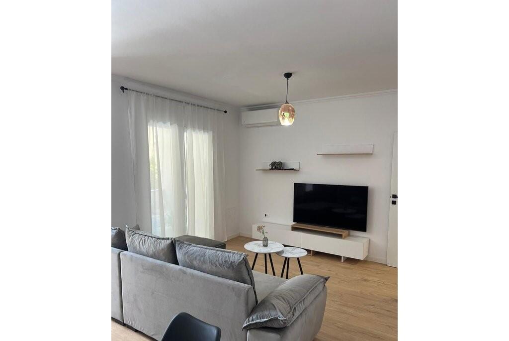 2+1 Apartment for Rent on Zogu I Parë Boulevard, Tirana