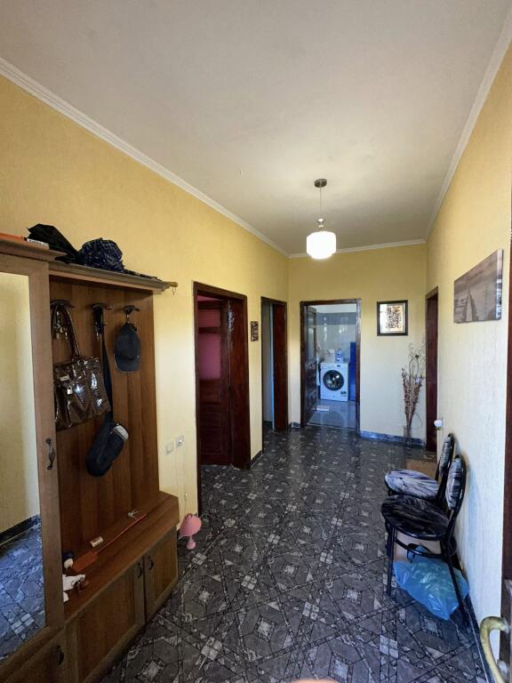 VENDESI Casa Privata • 1 Piano + Terreno 📍 Indirizzo: Scuola Eftali Koci💶 Prezzo: 125.000€