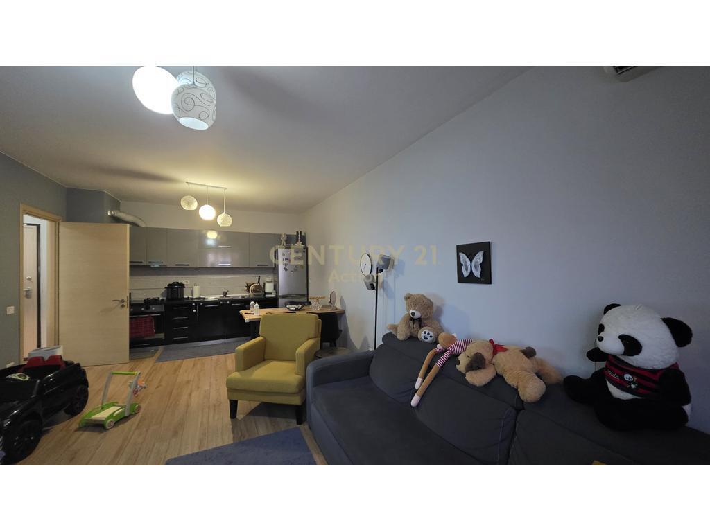 🏢 Shitet Apartament 1+1 – Kompleksi Magnet, Tiranë