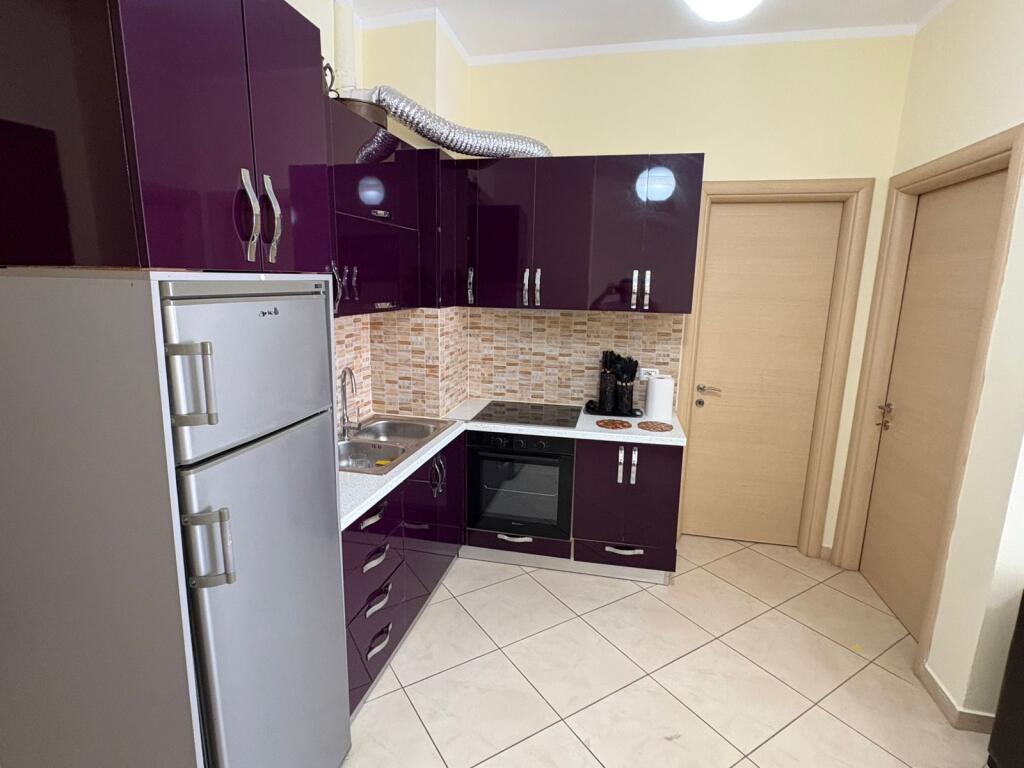 🏡 In Affitto – Appartamento 1+1 vicino alla Chiesa Ortodossa, Vlora