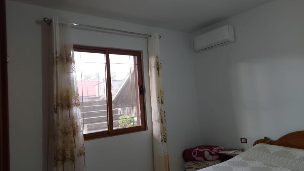 VENDESI PRIVATA 3+1 IN VENDITA A PATOS, FIER!
