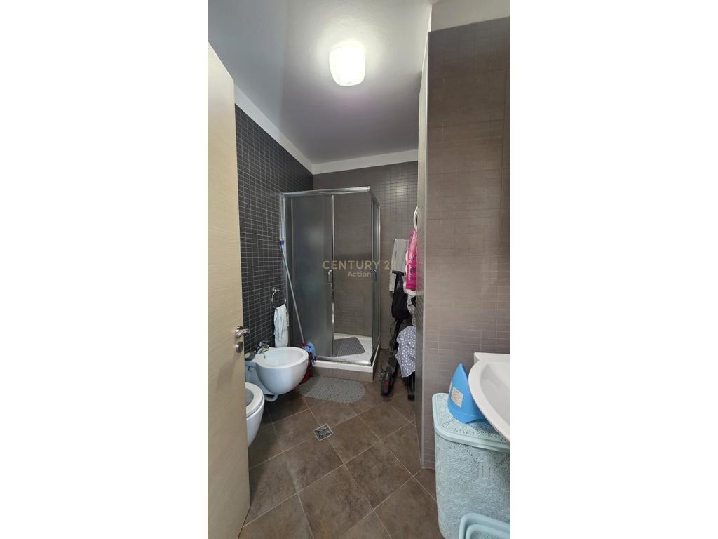 🏢 Shitet Apartament 1+1 – Kompleksi Magnet, Tiranë