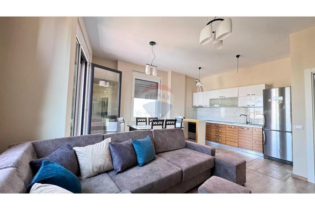 Apartment 1+1 +parking in Center!
