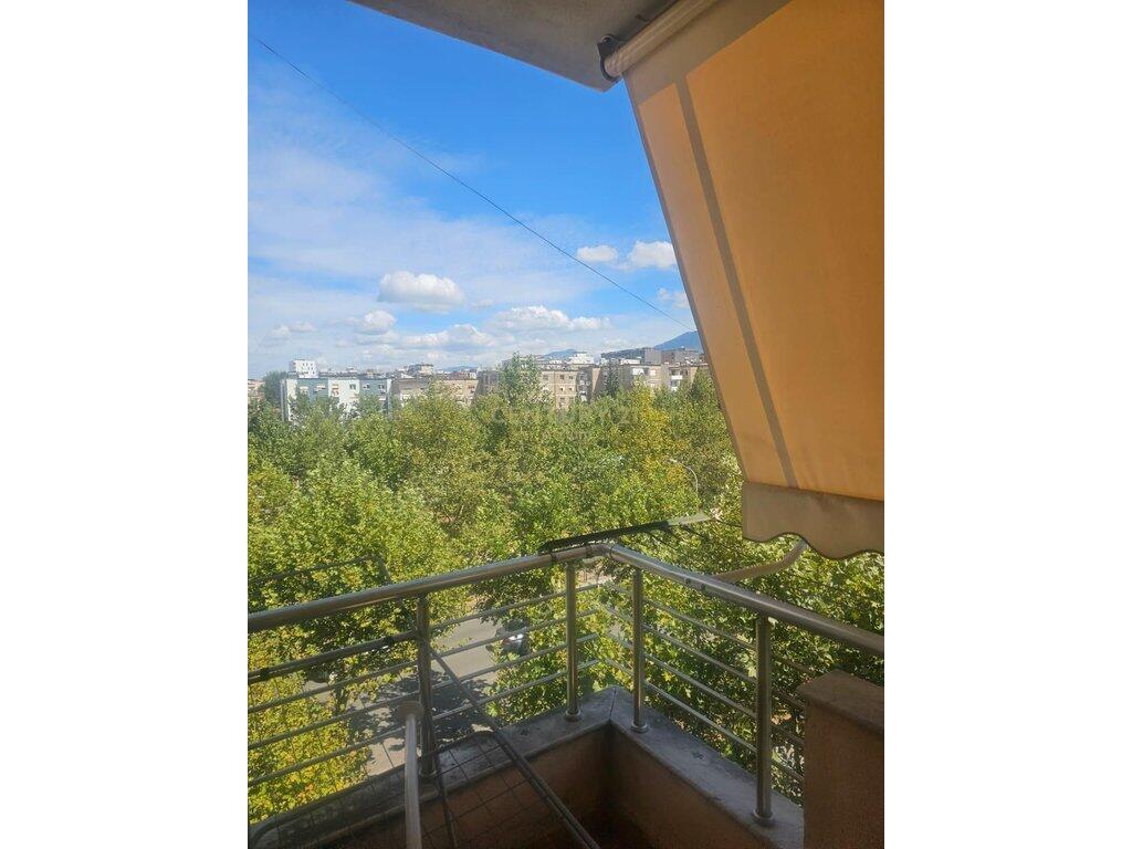 APARTAMENT 2+1+2+2 BALLKONE PRANE MATERNITETIT TE RI