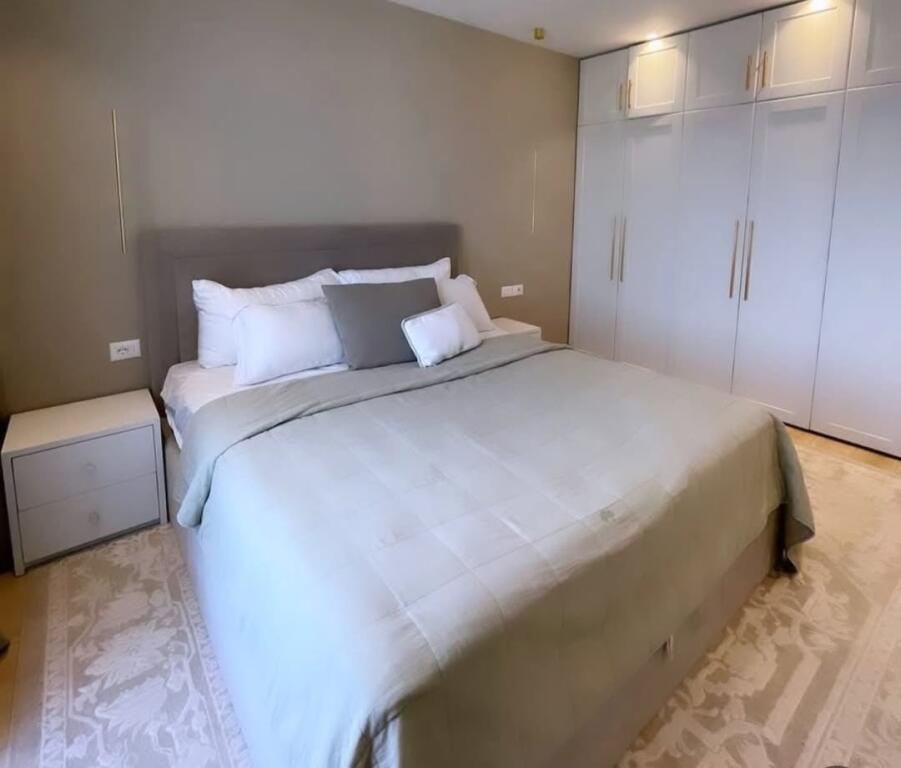 Fusha e Aviacionit shesim super apartament 2+1