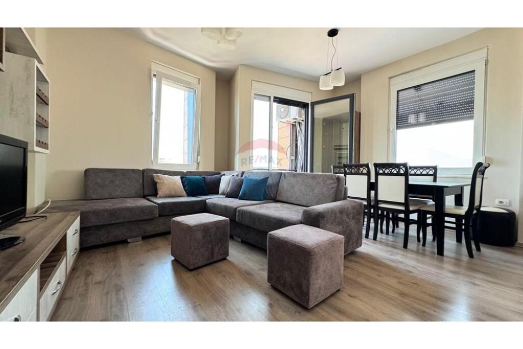 Apartment 1+1 +parking in Center!