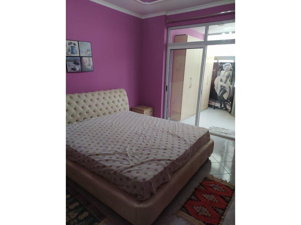We rent a 2+1 apartment in Porcelan
