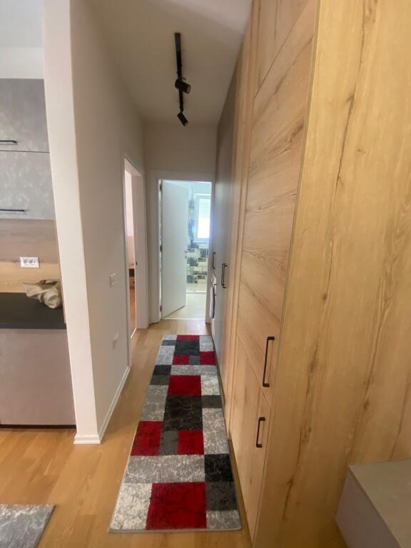Apartament 1+1 me qera + parking 500 eu
