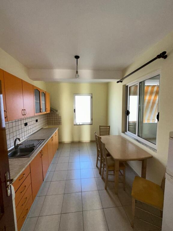 APPARTAMENTO IN VENDITA * 2+1 + Cucina separata e ampio balcone 📍 Indirizzo: KOPSHTI IVINA ZONA 3